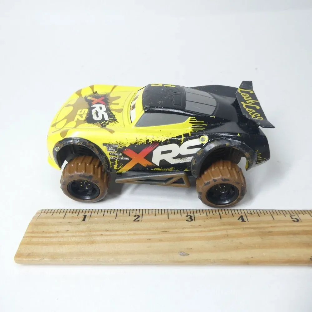 Pixar Cars Lot - Tow Mater Tow Truck & XRS Mud Racing George